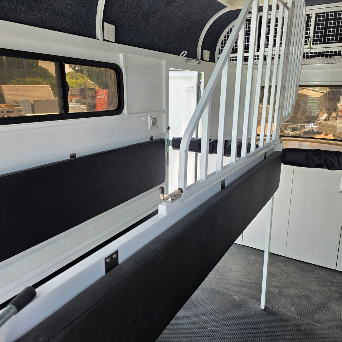 Delux Tandem Horse Float With Bench & Storage