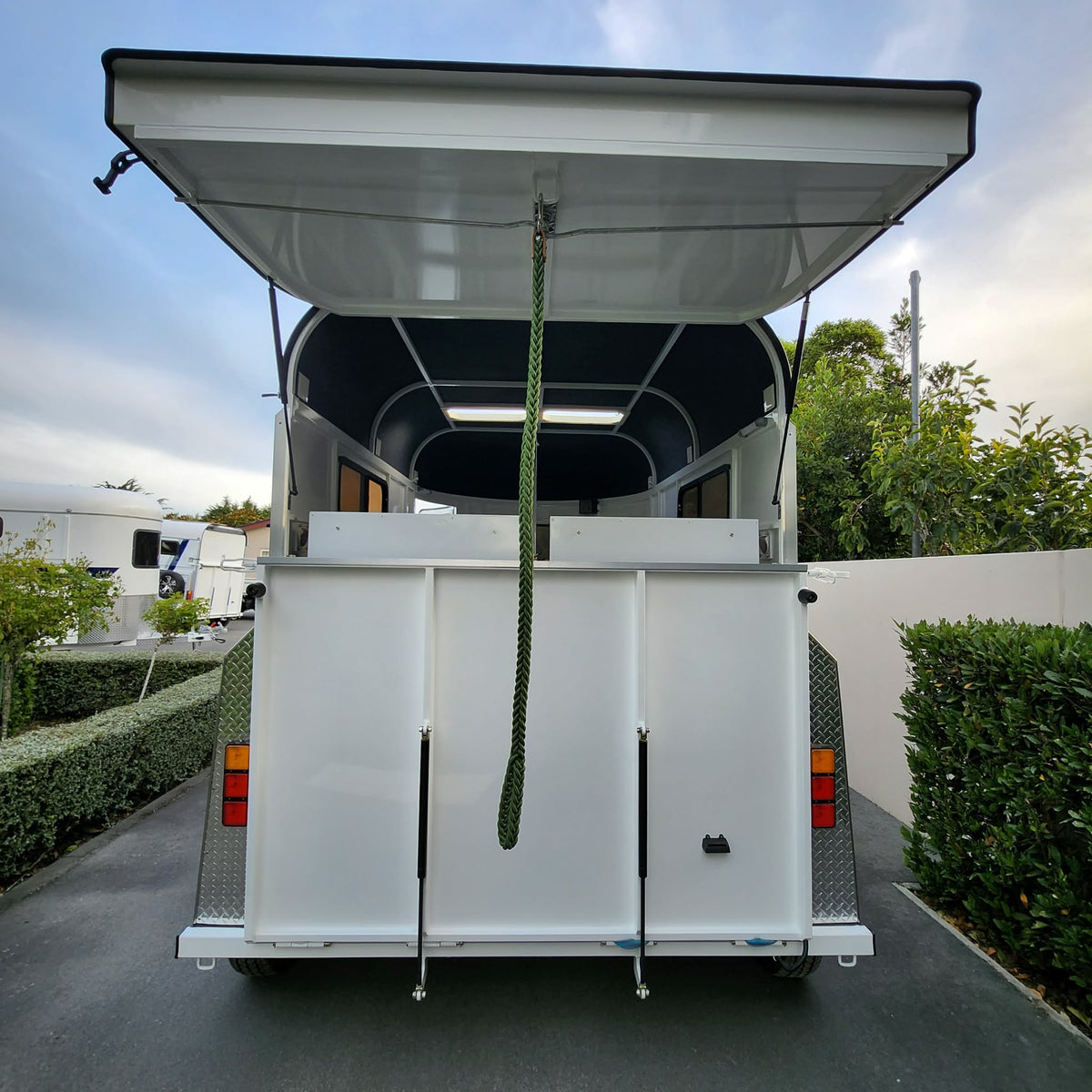 Tandem Horse Float – 1600kg Load Capacity