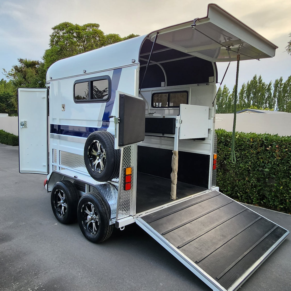 Tandem Horse Float – 1600kg Load Capacity