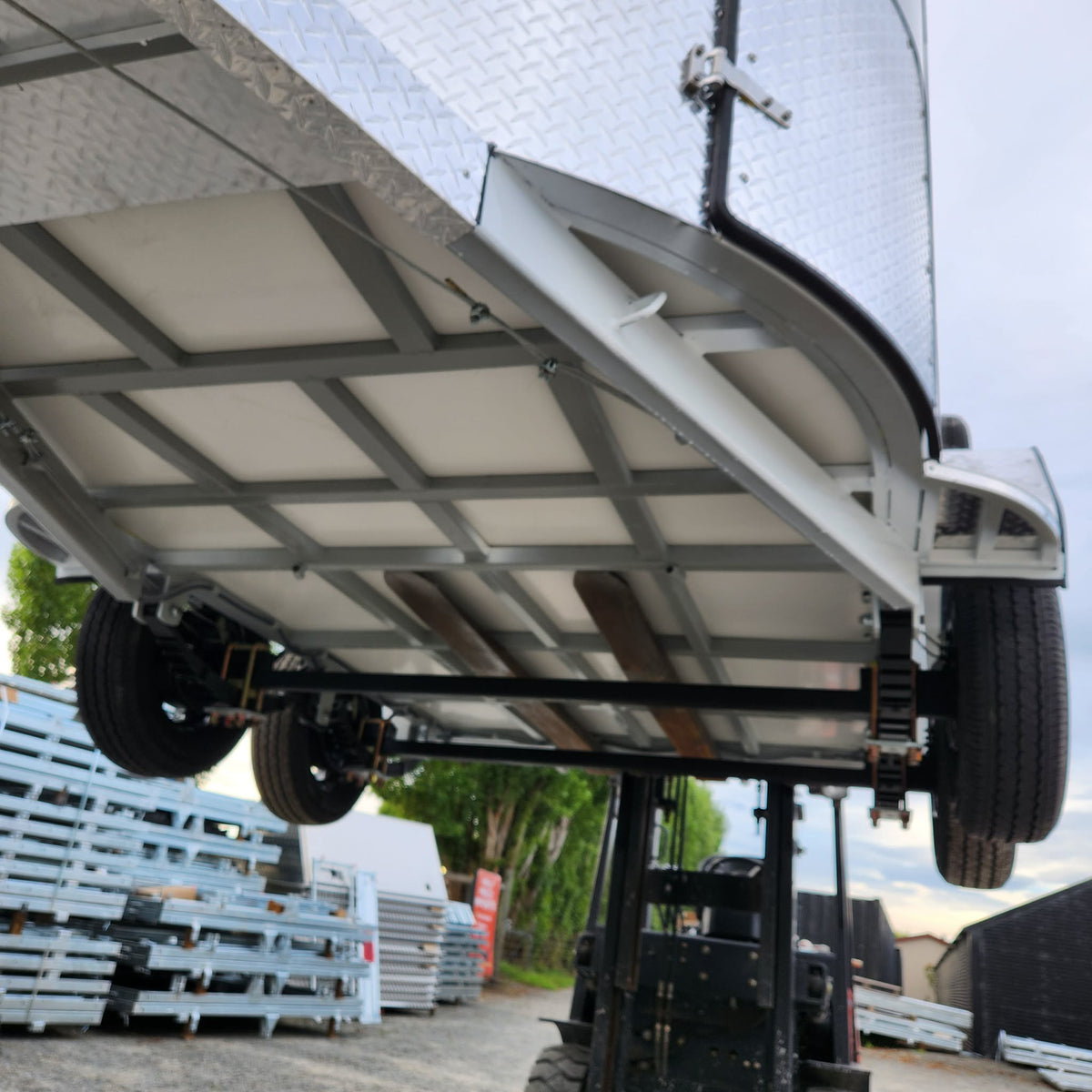 Tandem Horse Float – 1600kg Load Capacity